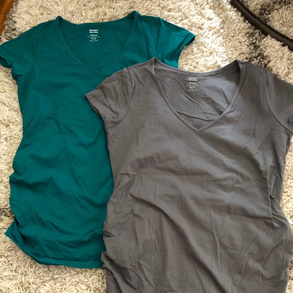 MATERNITY fitted Vneck shirts